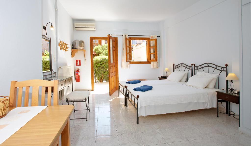 Hotel Anniska Kardhamili Zimmer foto